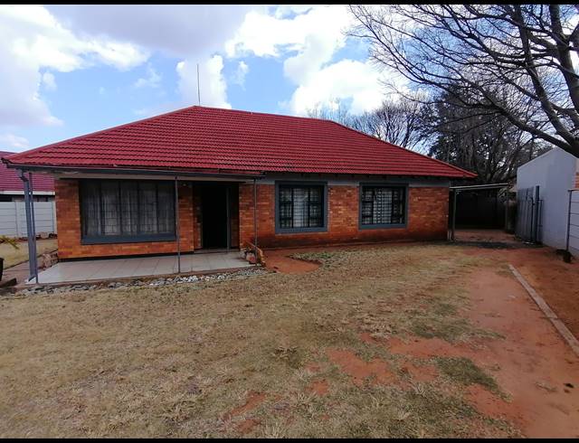 3 BEDROOM FREESTANDING SOLD IN STILFONTEIN EXT 1